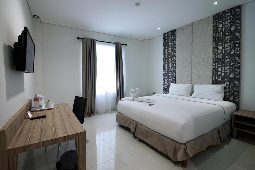 Hw Hotel Padang Exterior foto